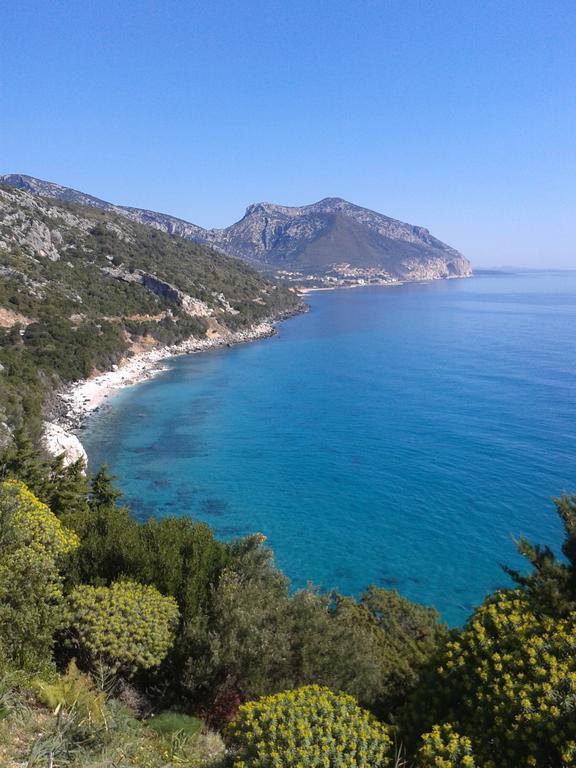 Appartamento Neruda Cala Gonone Bagian luar foto
